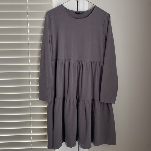 SHEIN Maternity Solid Ruffle Hem Dress - Picture 3 of 9